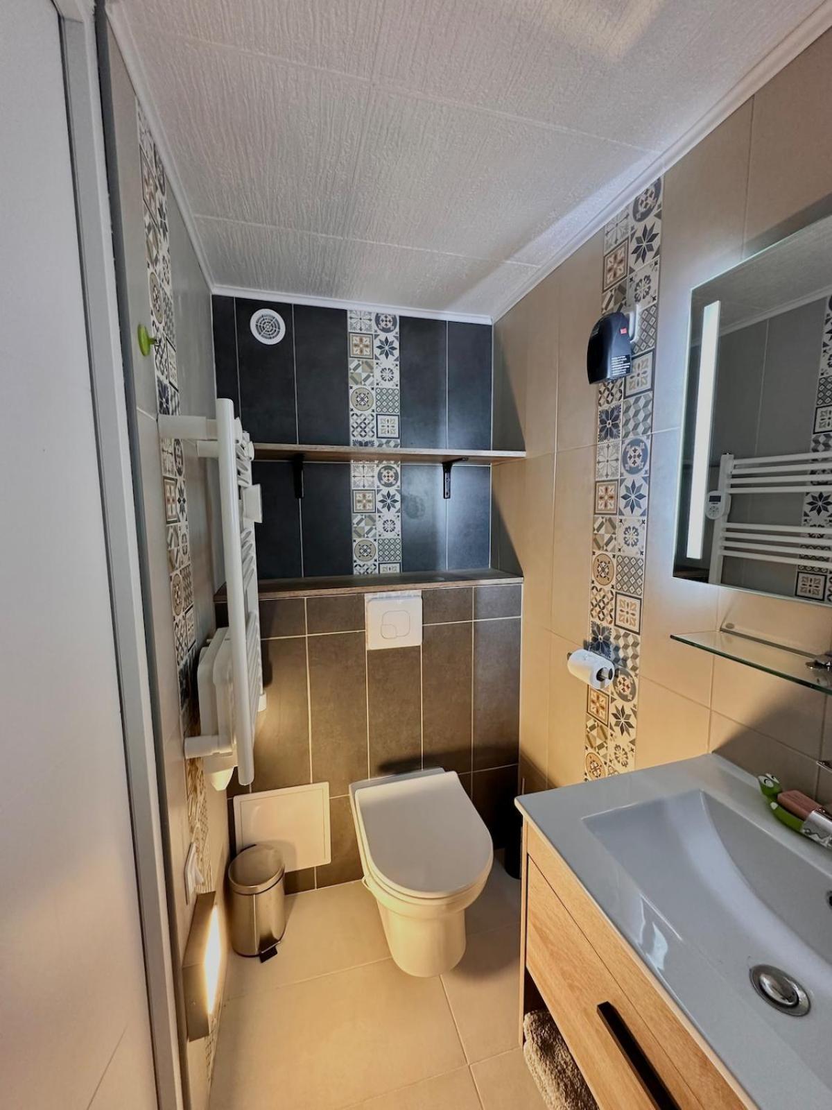 Hebergement Prive A Larnod エクステリア 写真